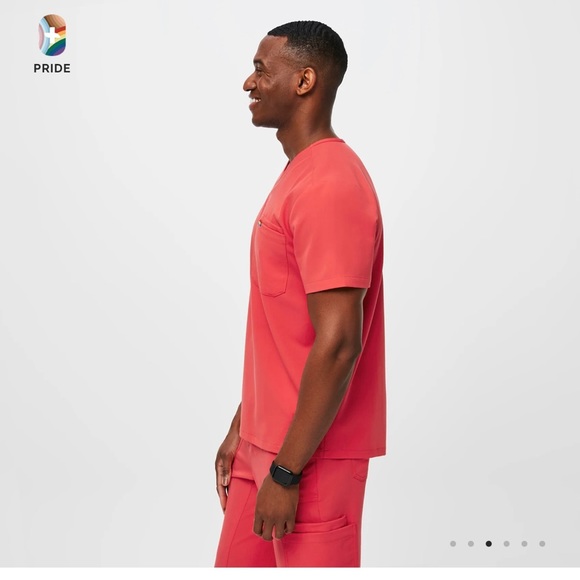 Figs Leon Three-Pocket Scrub Pride Top in Hibiscus sz 6XL - Picture 9 of 10